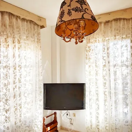 Apartment Top Center *